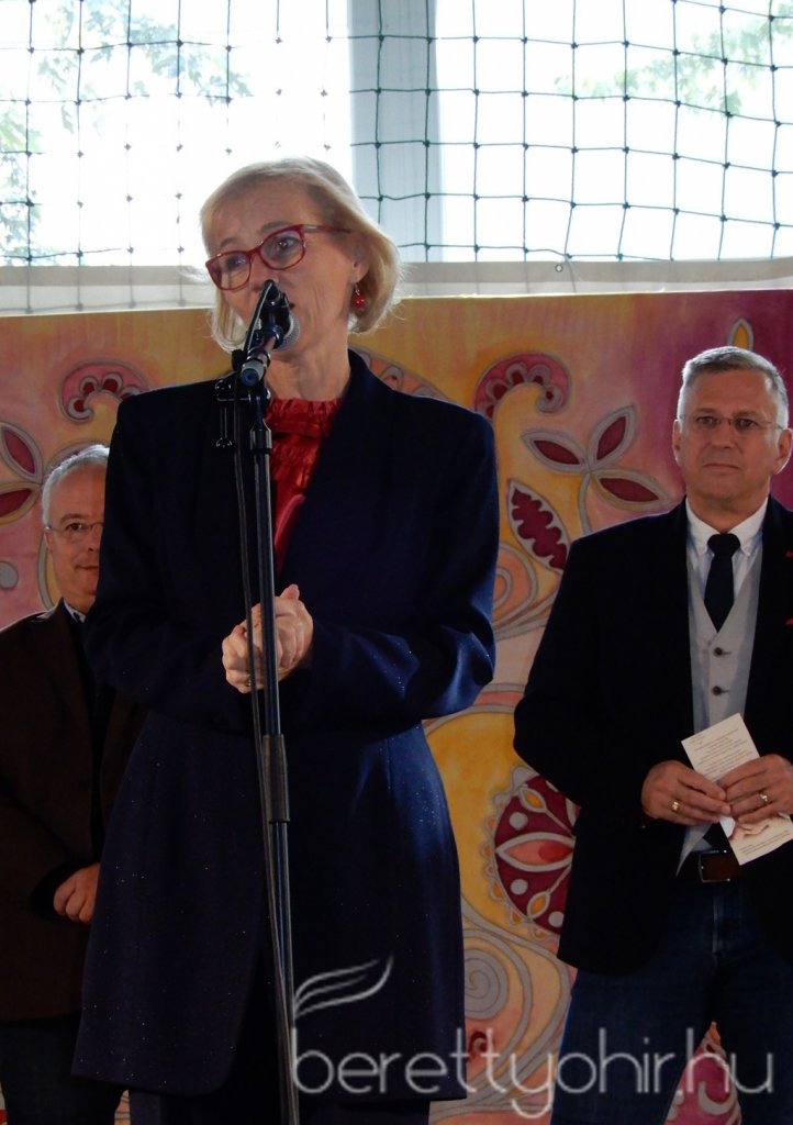 Kovács Kati koncertezett az időseknek 05